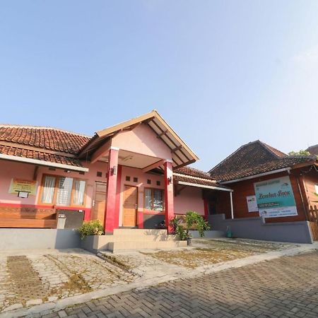 Lembur Incu Syariah Villa & Resto Lembang Kültér fotó