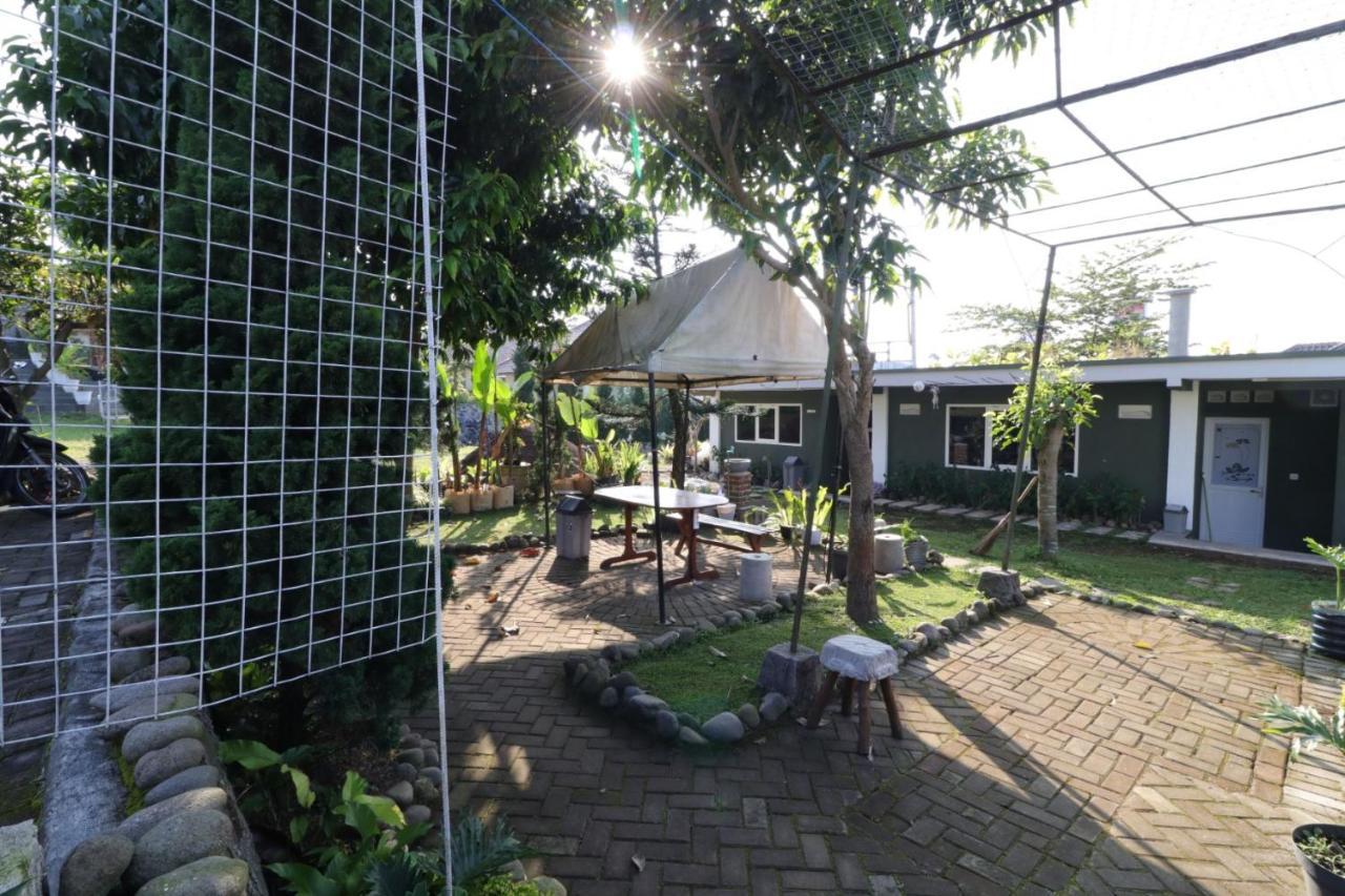 Lembur Incu Syariah Villa & Resto Lembang Kültér fotó